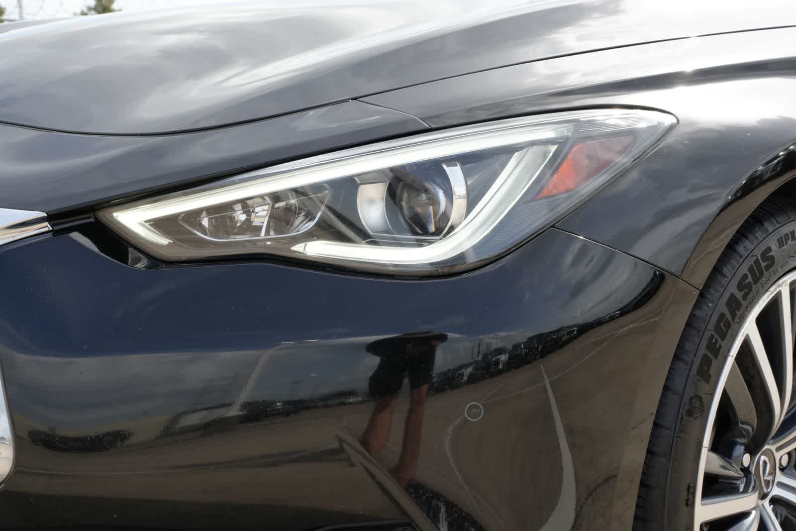 2022 INFINITI Q60 LUXE