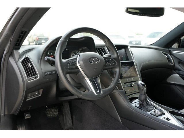 2022 INFINITI Q60 LUXE