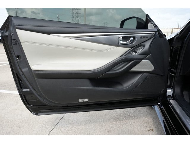 2022 INFINITI Q60 LUXE