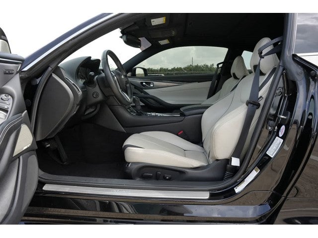 2022 INFINITI Q60 LUXE