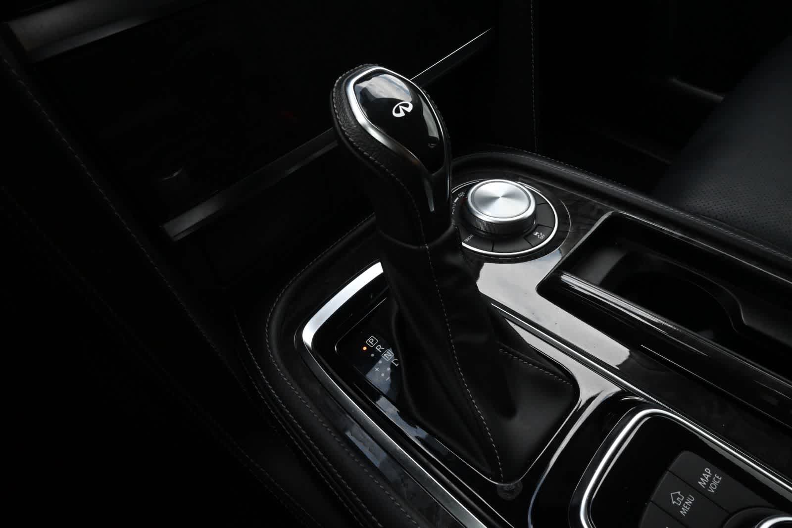 2022 INFINITI QX80 LUXE