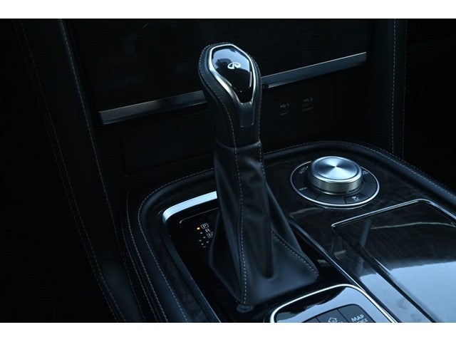 2022 INFINITI QX80 LUXE