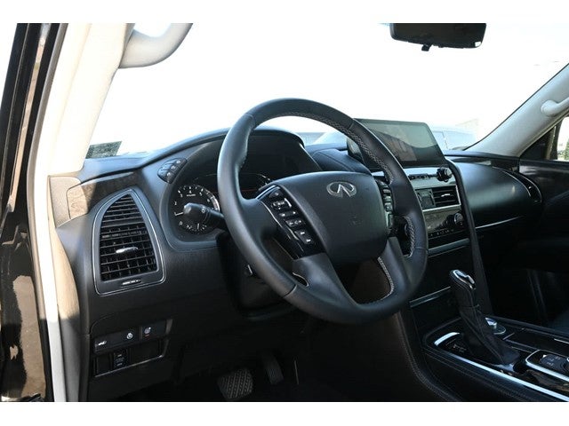 2022 INFINITI QX80 LUXE