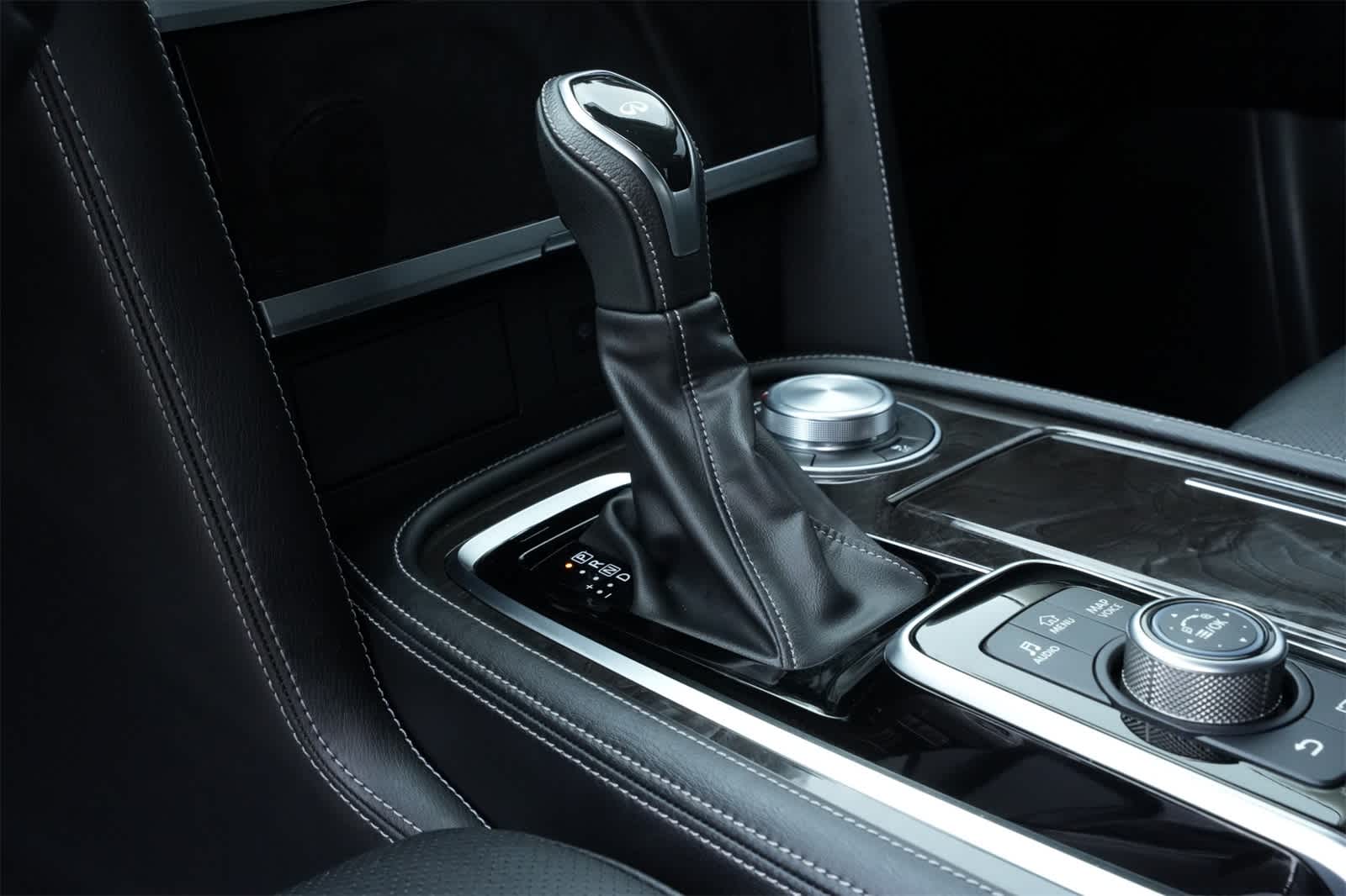 2024 INFINITI QX80 LUXE 4WD