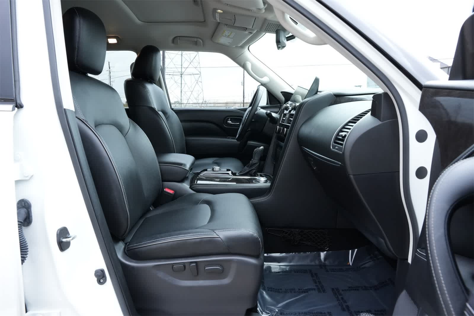 2024 INFINITI QX80 LUXE 4WD