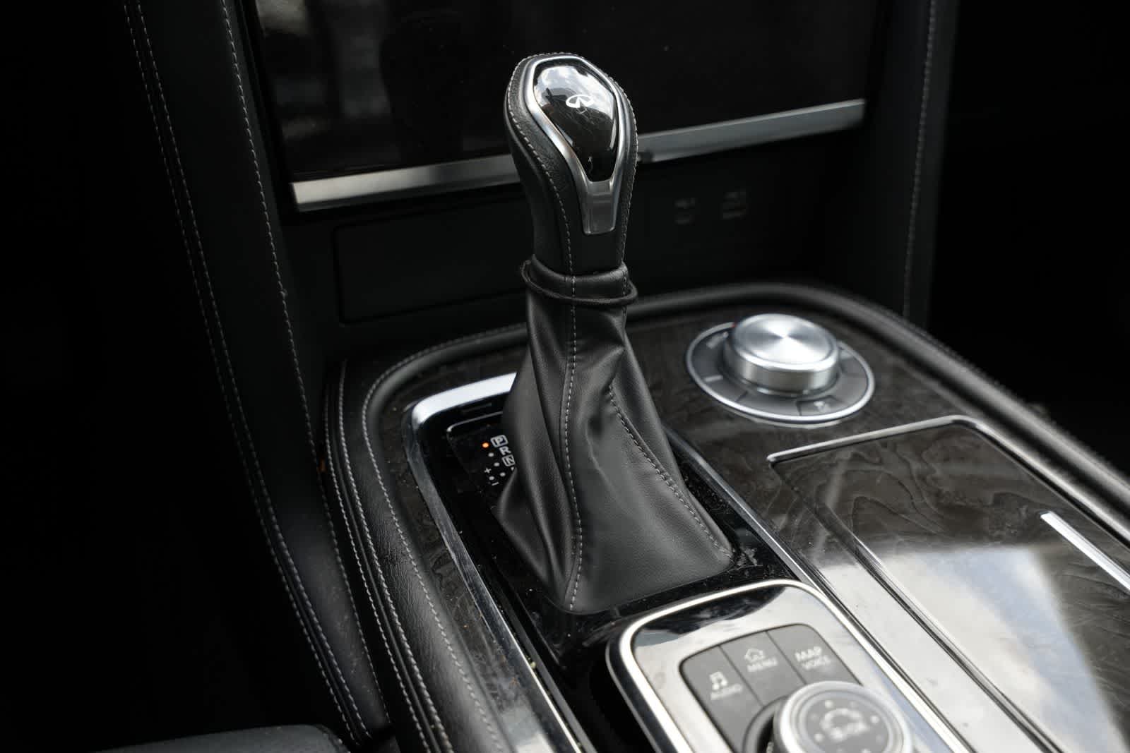 2022 INFINITI QX80 LUXE