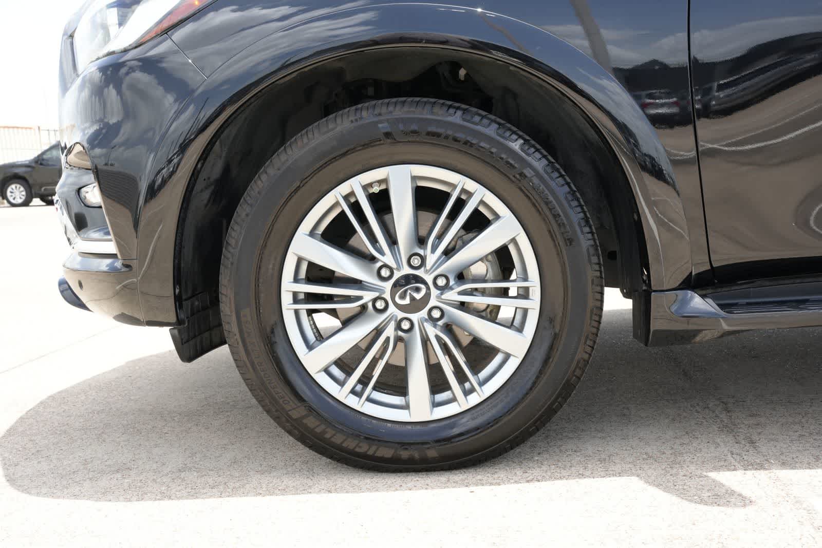 2022 INFINITI QX80 LUXE