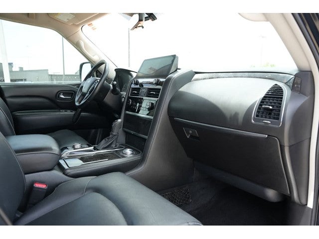 2022 INFINITI QX80 LUXE