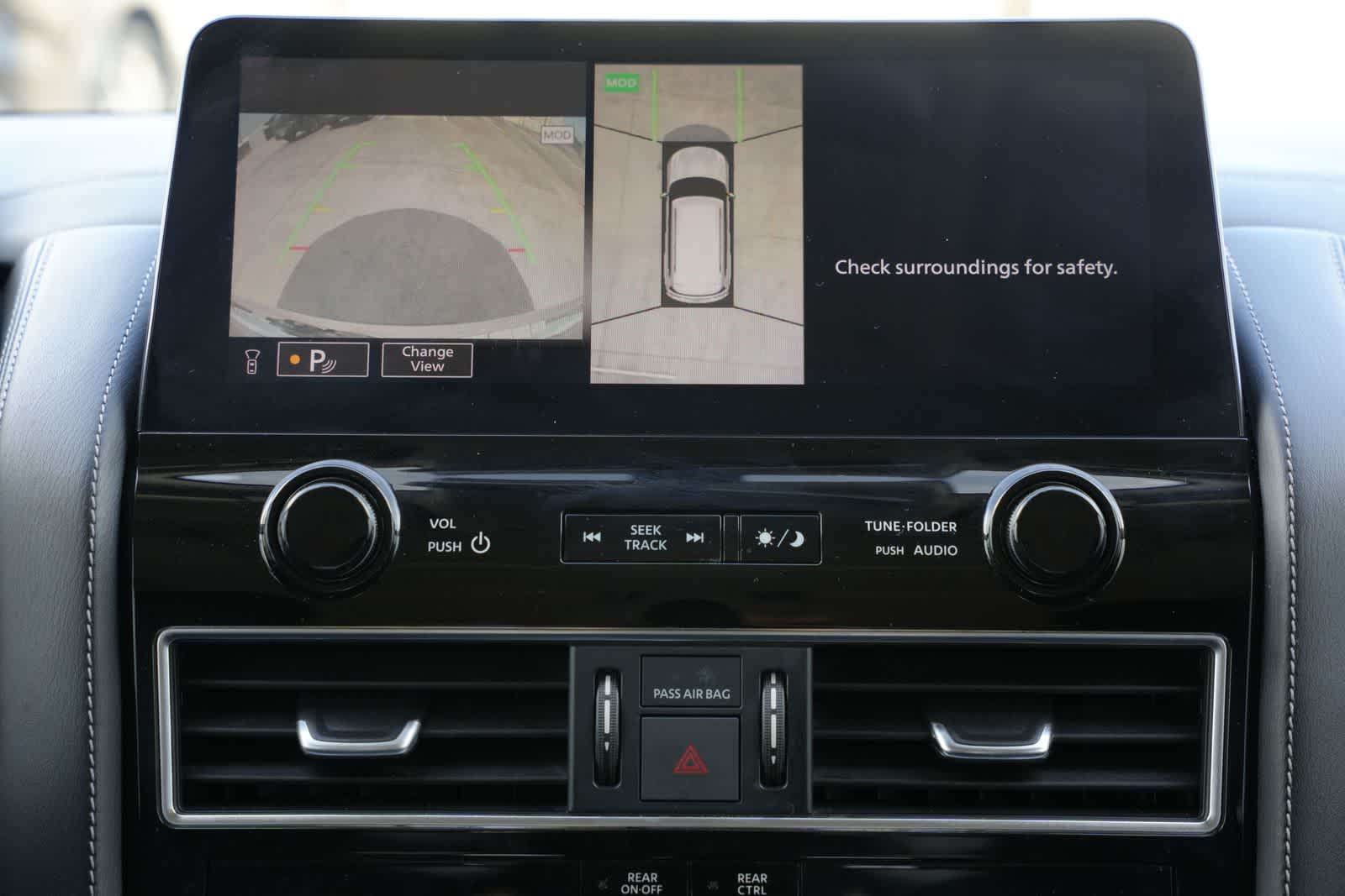 2023 INFINITI QX80 LUXE