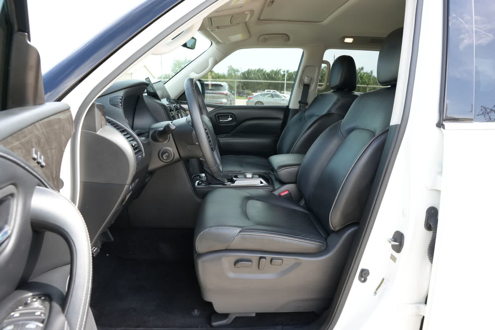 2023 INFINITI QX80 LUXE