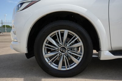 2023 INFINITI QX80 LUXE