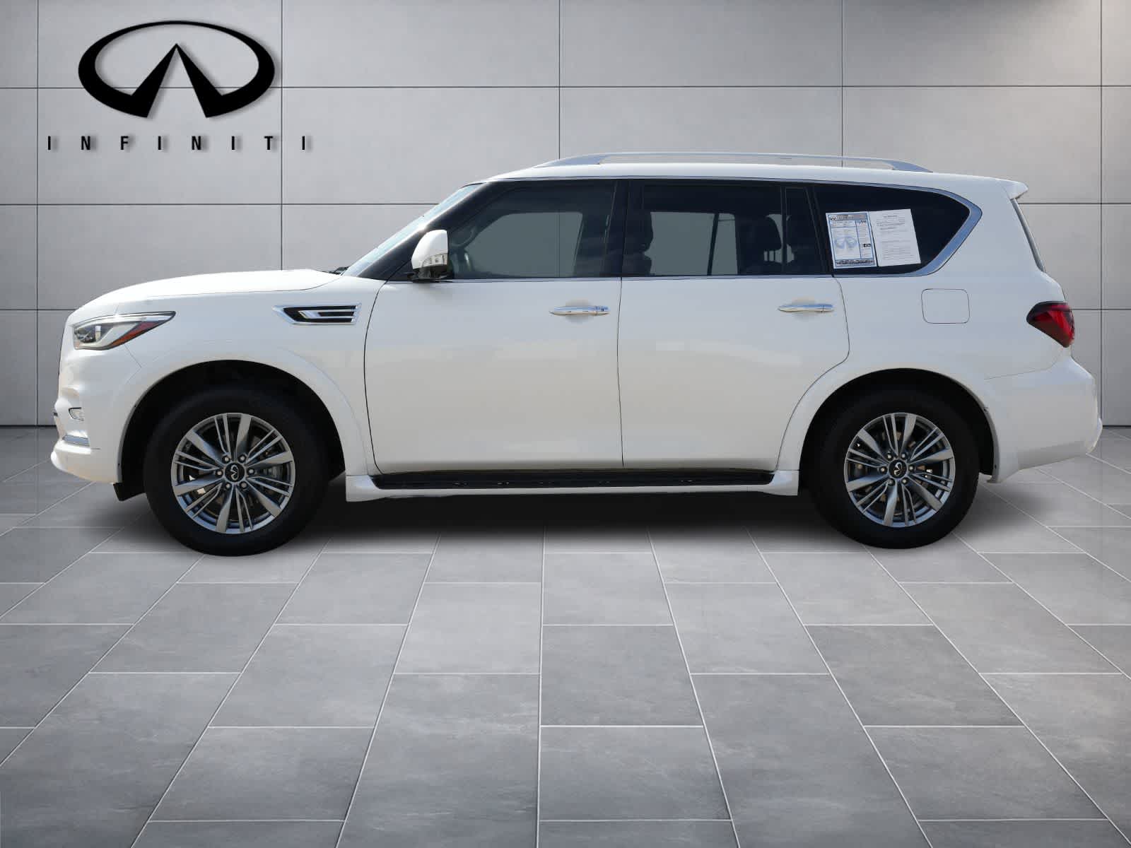 2023 INFINITI QX80 LUXE