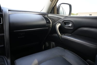2023 INFINITI QX80 LUXE