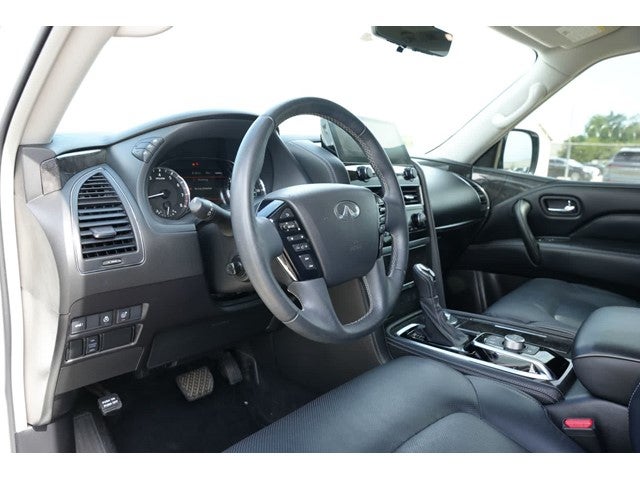 2023 INFINITI QX80 LUXE