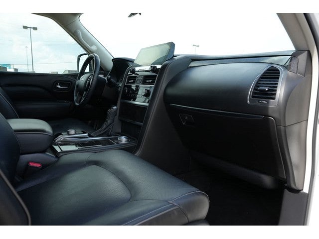2023 INFINITI QX80 LUXE