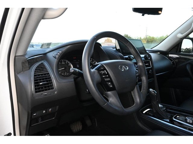 2022 INFINITI QX80 LUXE