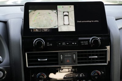 2023 INFINITI QX80 LUXE