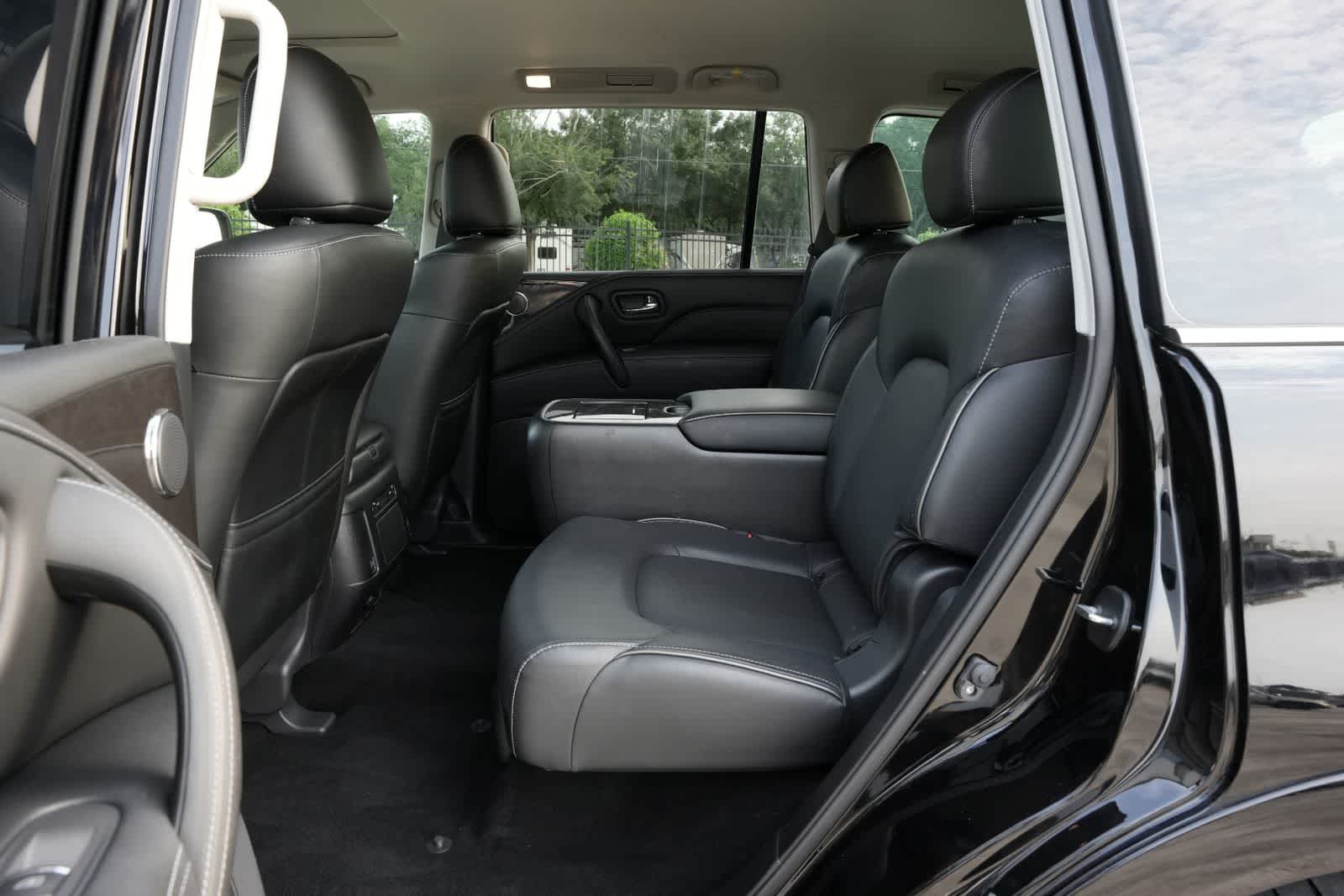 2023 INFINITI QX80 LUXE