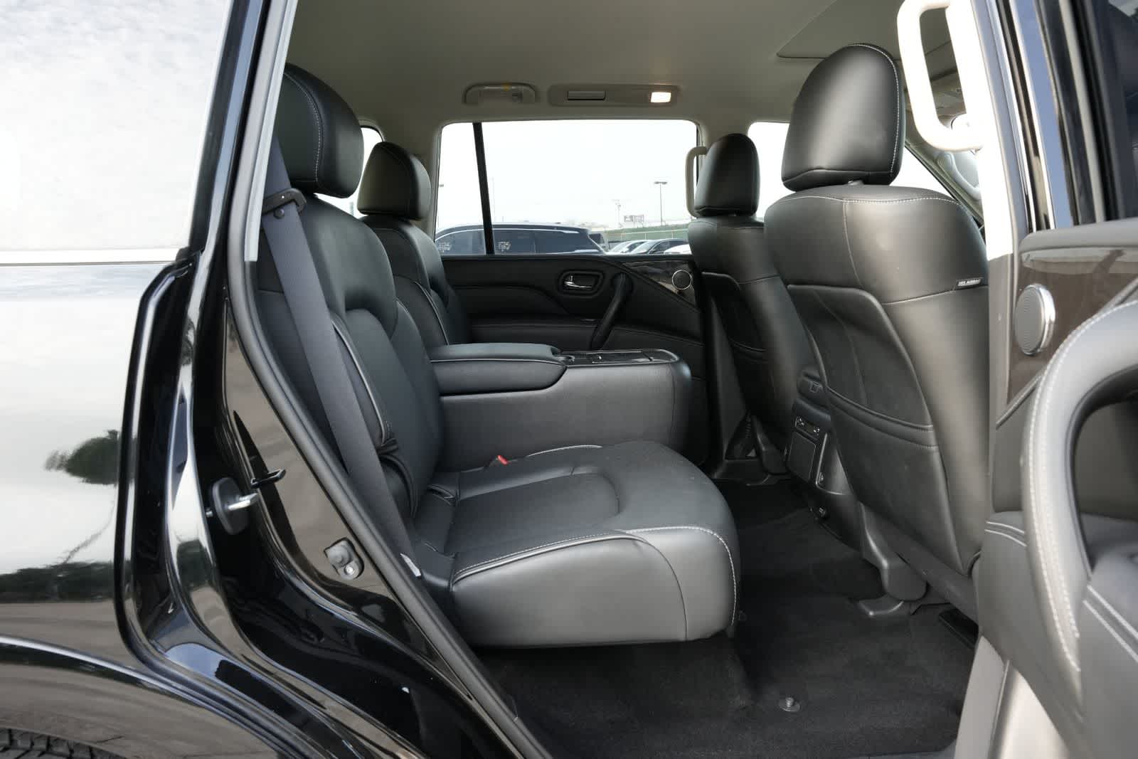 2023 INFINITI QX80 LUXE