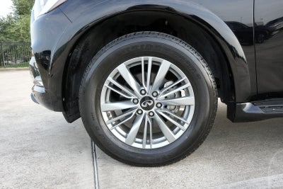 2023 INFINITI QX80 LUXE