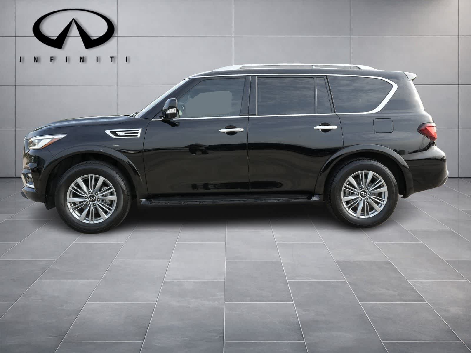 2023 INFINITI QX80 LUXE