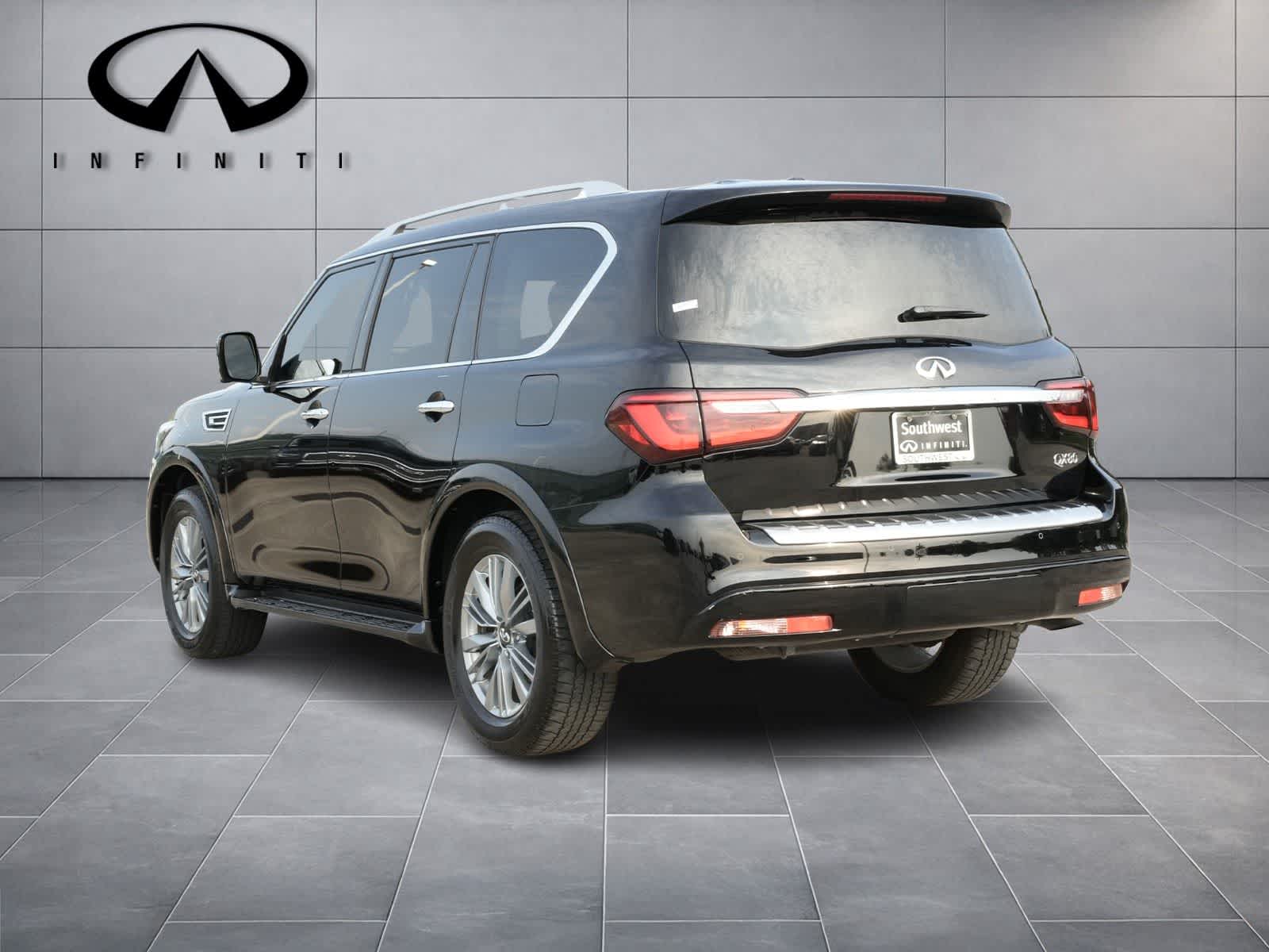 2023 INFINITI QX80 LUXE