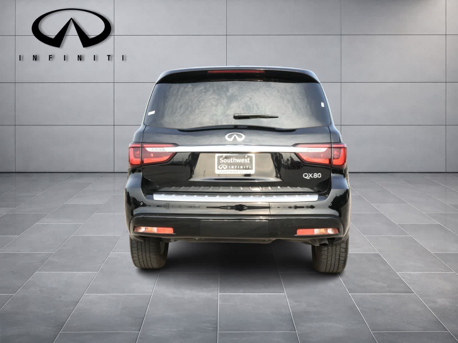 2023 INFINITI QX80 LUXE