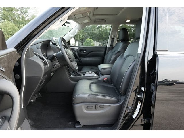 2023 INFINITI QX80 LUXE