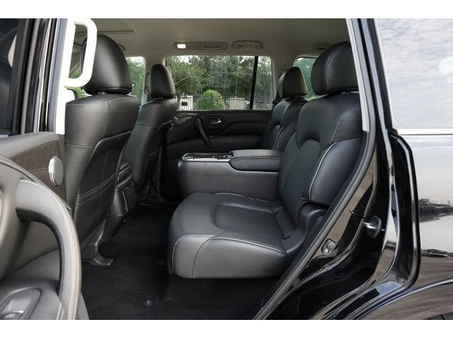 2023 INFINITI QX80 LUXE