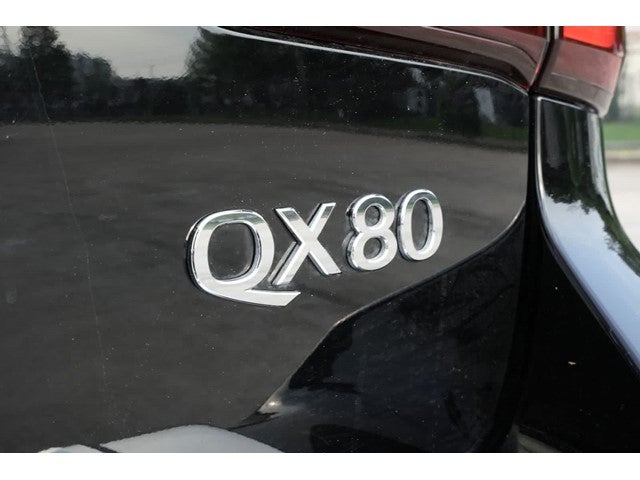 2023 INFINITI QX80 LUXE