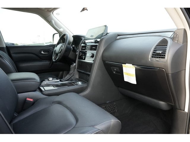 2023 INFINITI QX80 LUXE