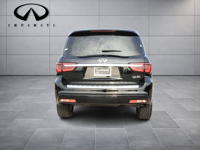 2023 INFINITI QX80 LUXE