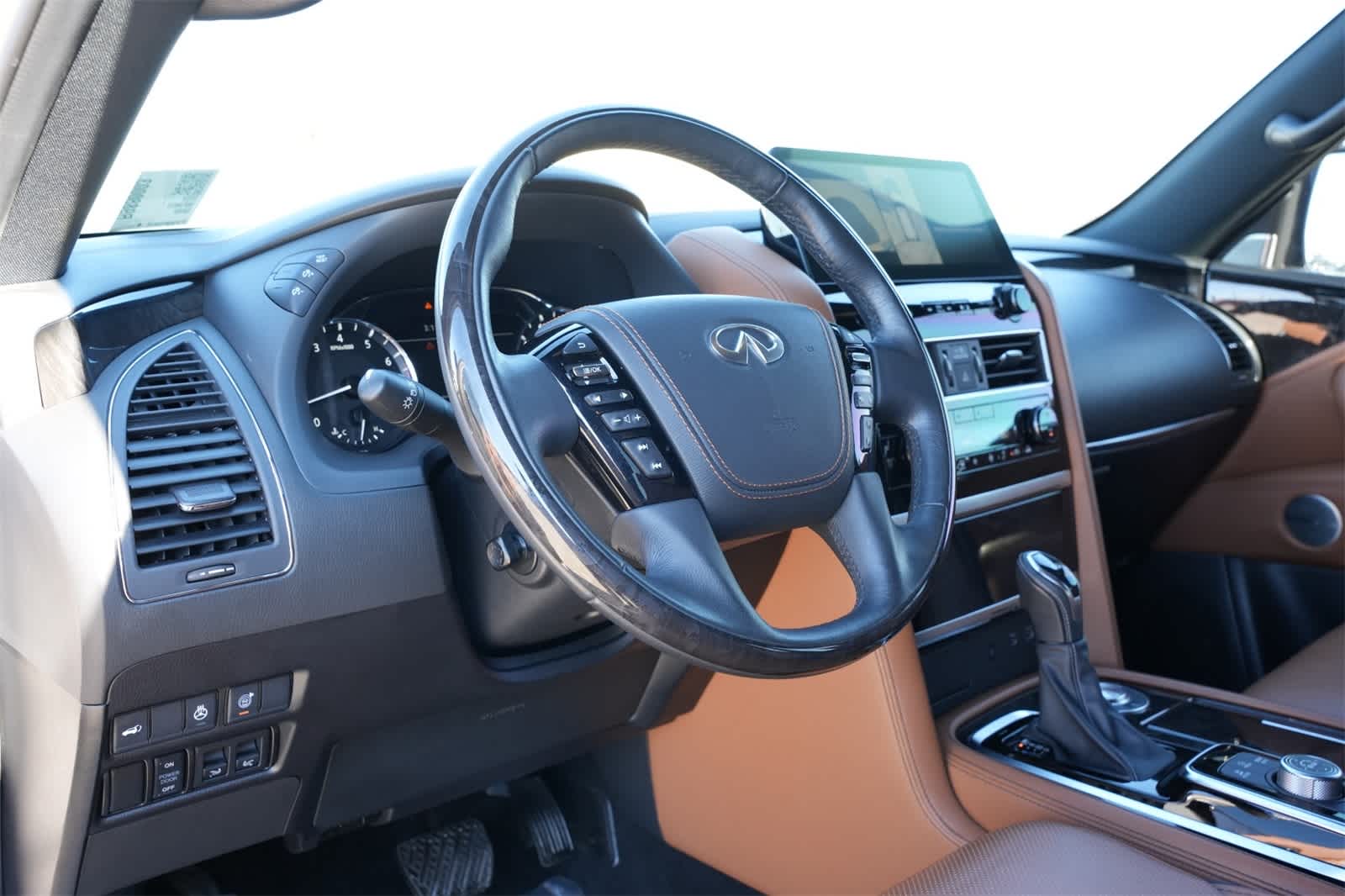 2024 INFINITI QX80 SENSORY