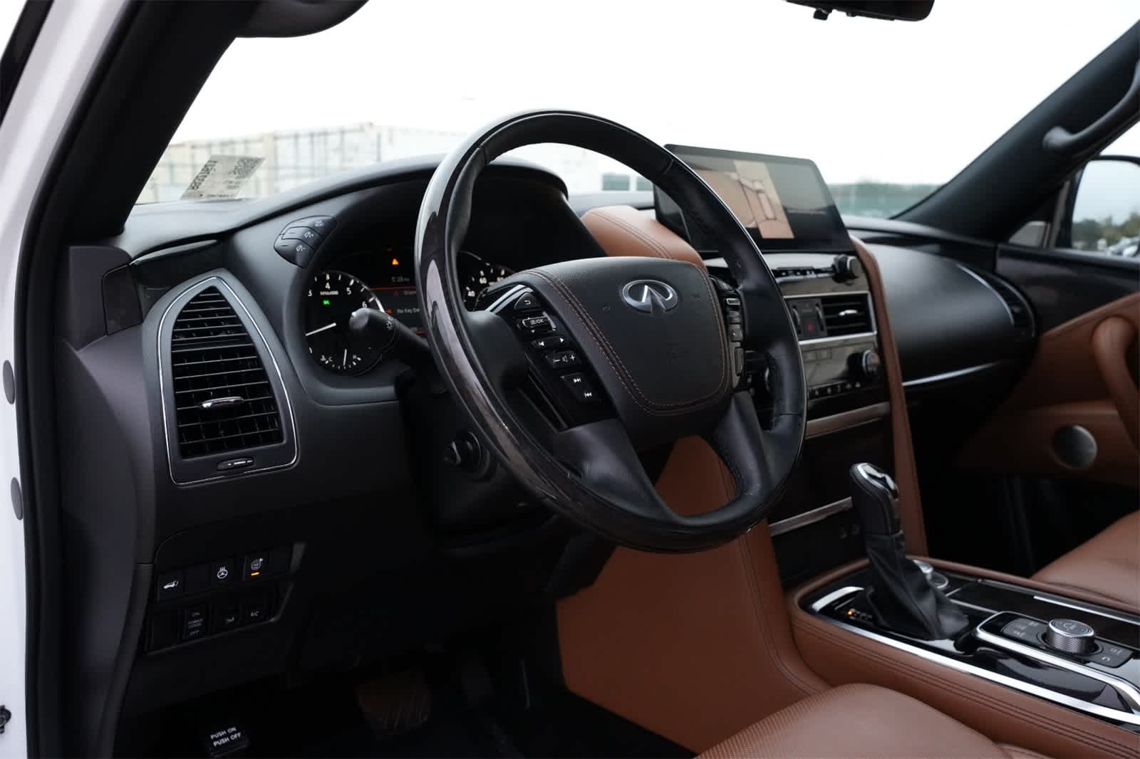 2024 INFINITI QX80 SENSORY