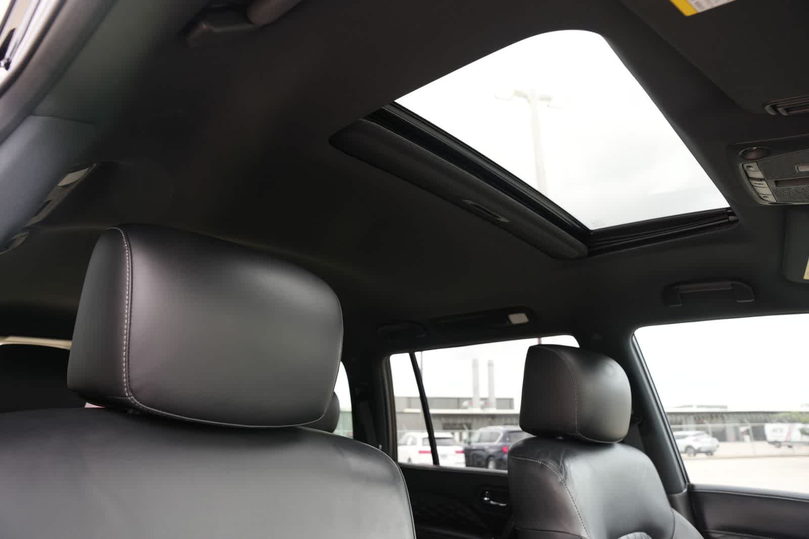 2023 INFINITI QX80 SENSORY