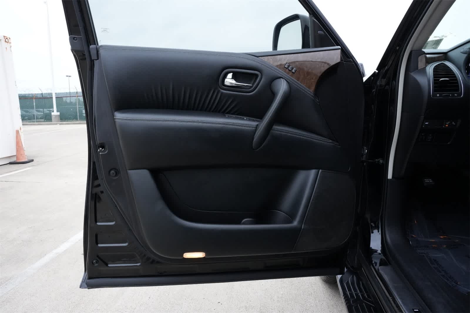 2015 INFINITI QX80 4WD 4dr