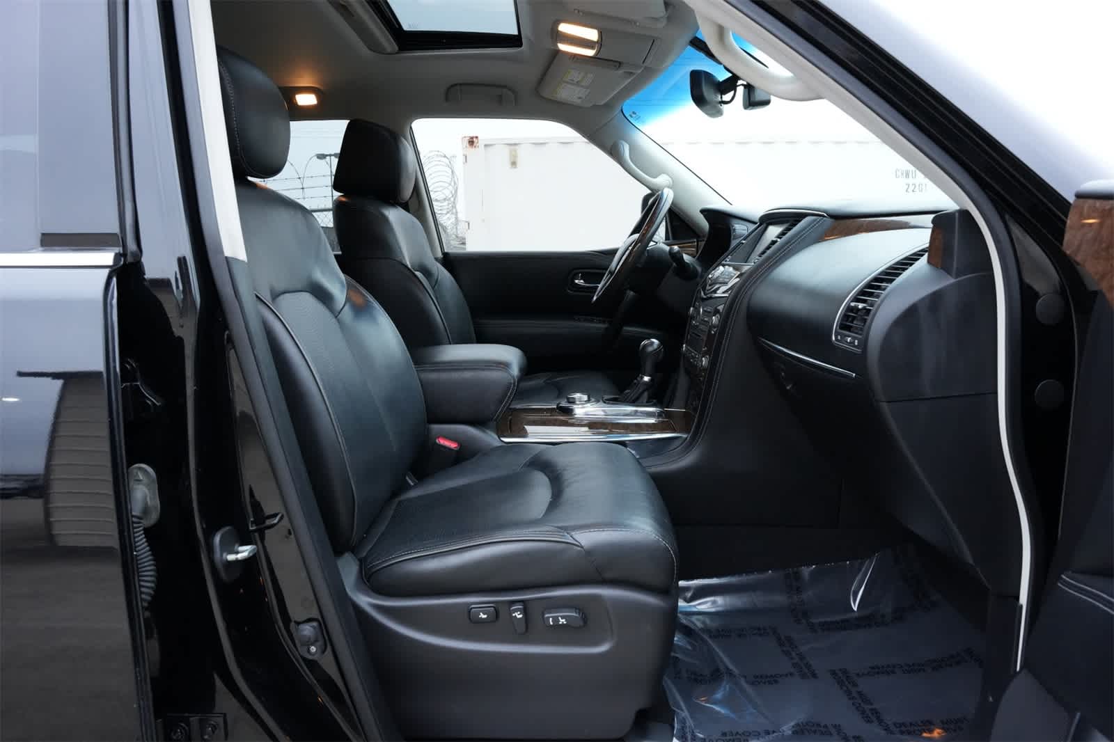 2015 INFINITI QX80 4WD 4dr