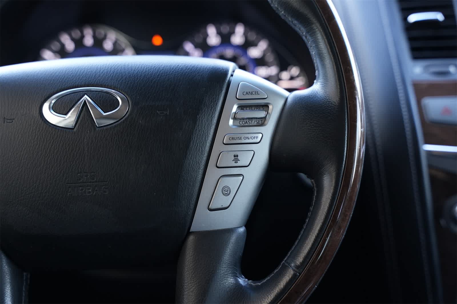 2017 INFINITI QX80 2WD