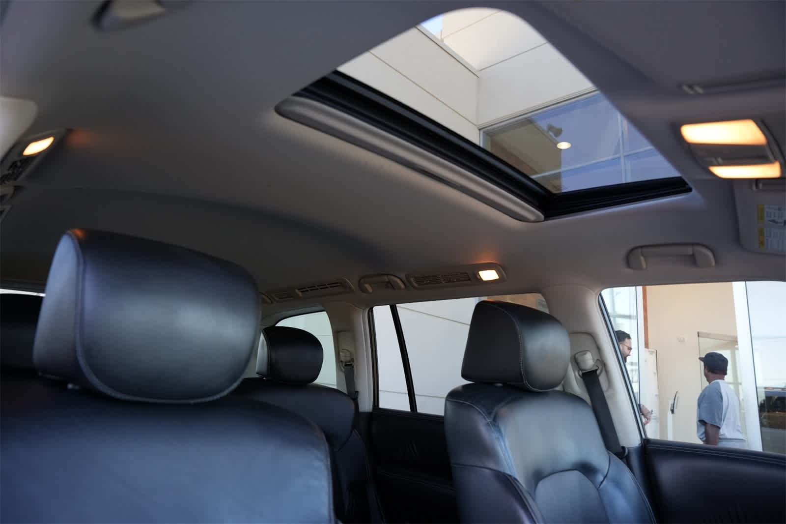 2017 INFINITI QX80 2WD