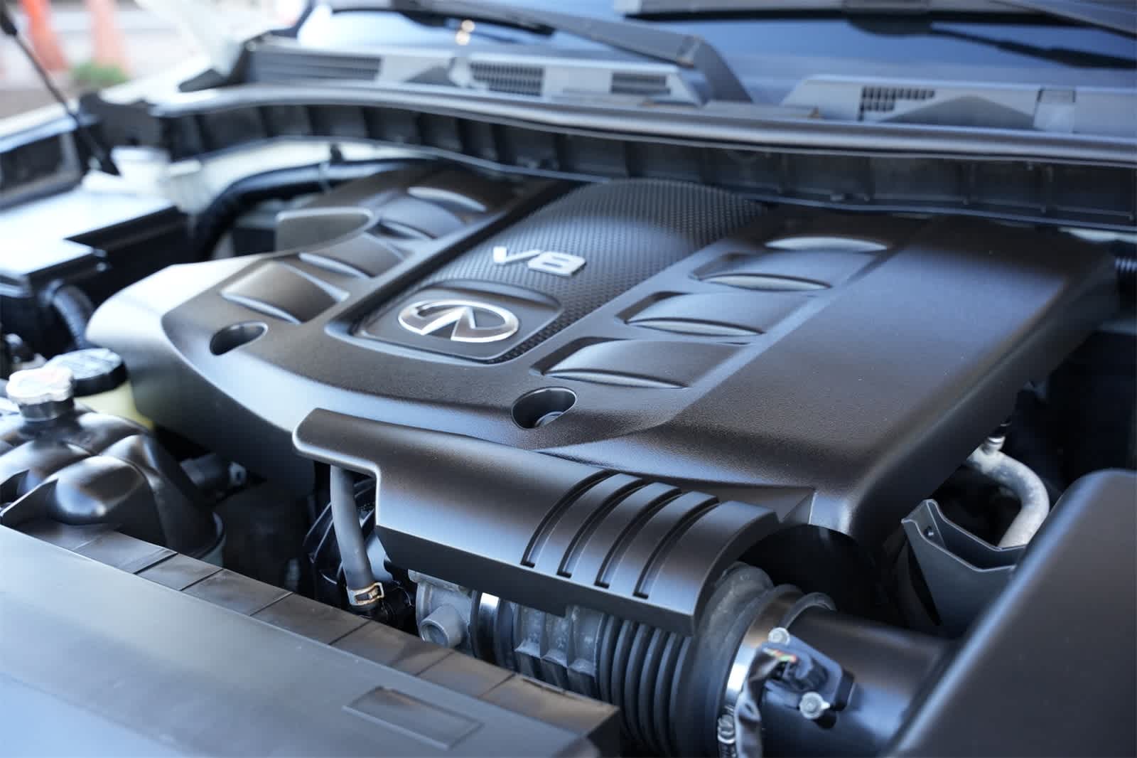 2017 INFINITI QX80 2WD