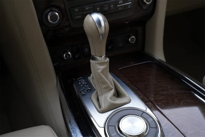 2011 INFINITI QX56 7-passenger