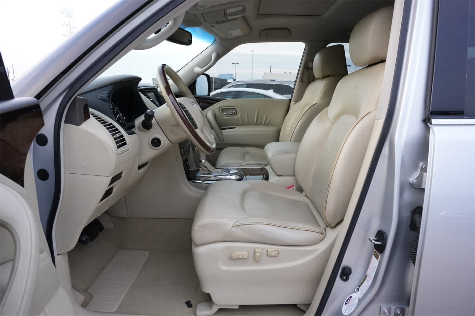 2011 INFINITI QX56 7-passenger
