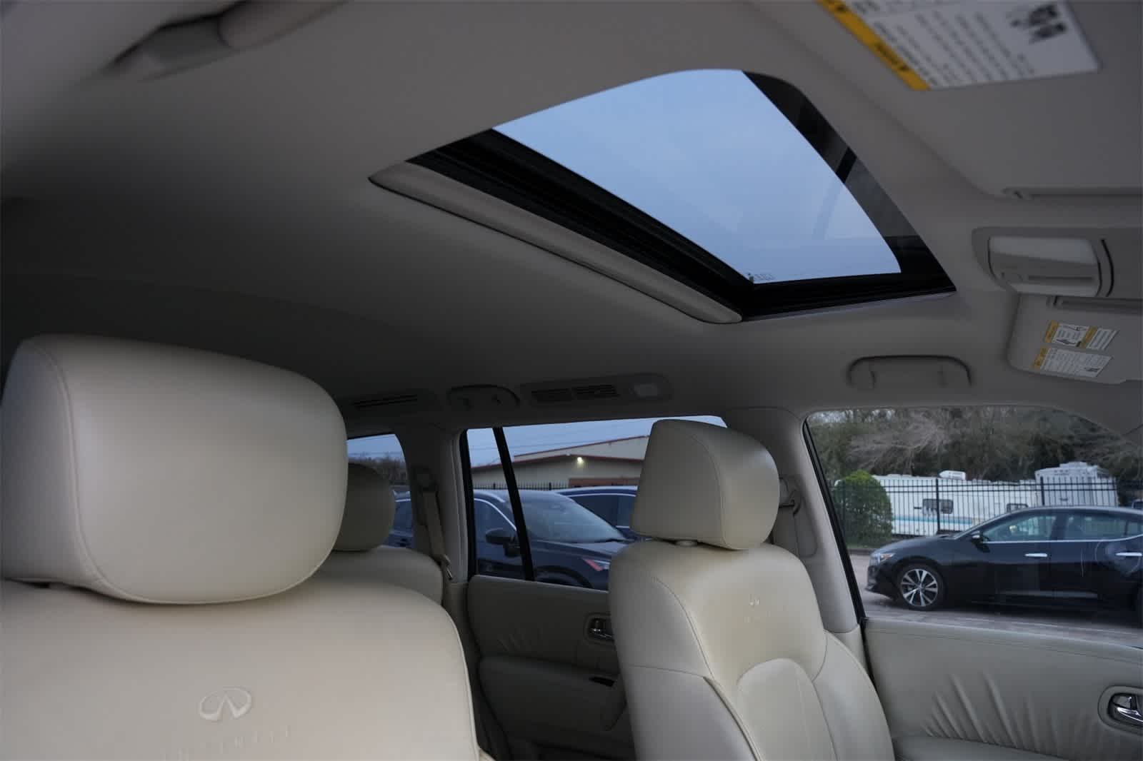 2011 INFINITI QX56 7-passenger