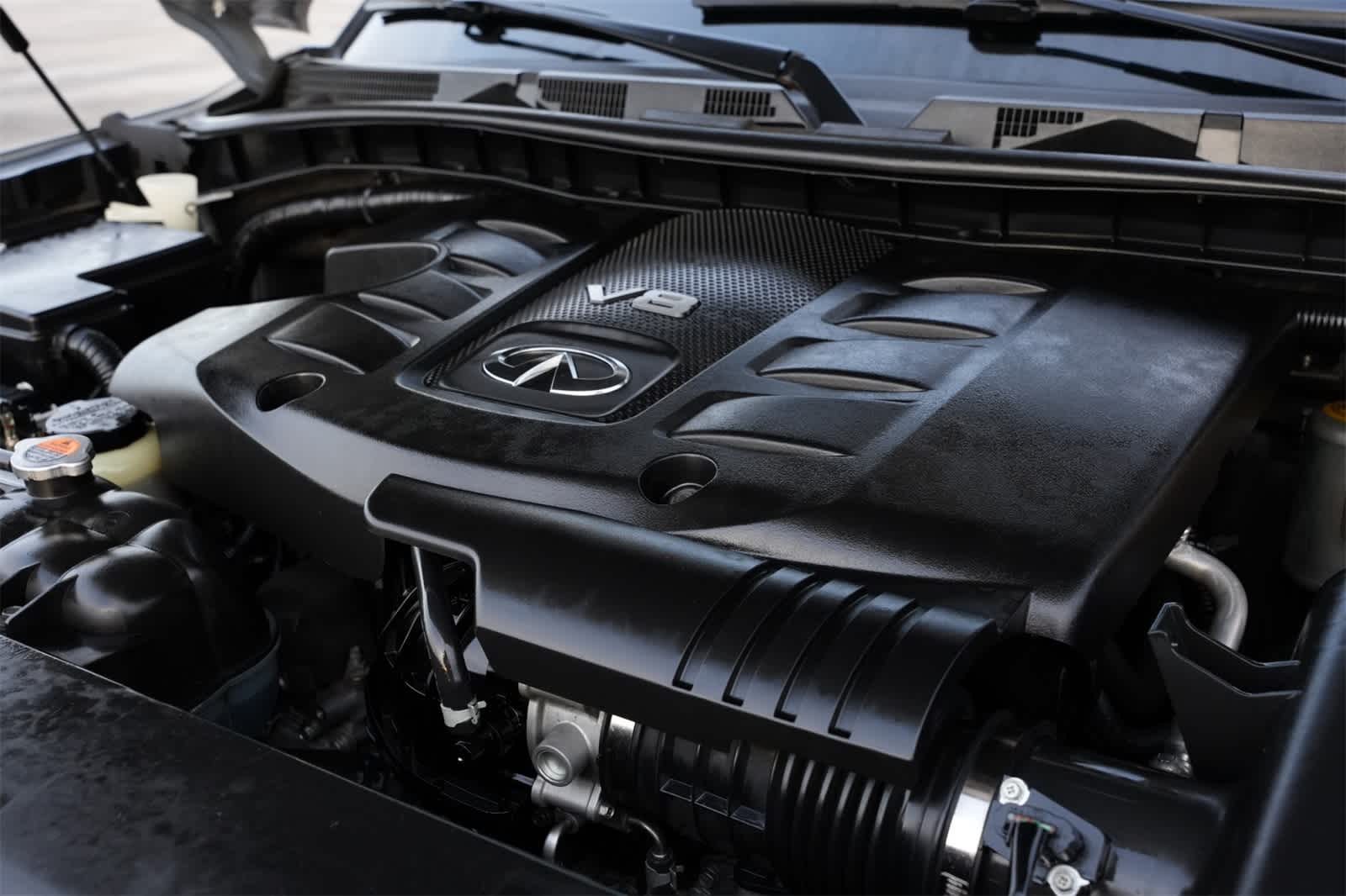 2011 INFINITI QX56 7-passenger