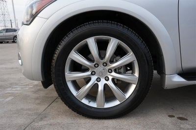 2011 INFINITI QX56 7-passenger