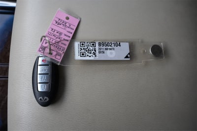 2011 INFINITI QX56 7-passenger