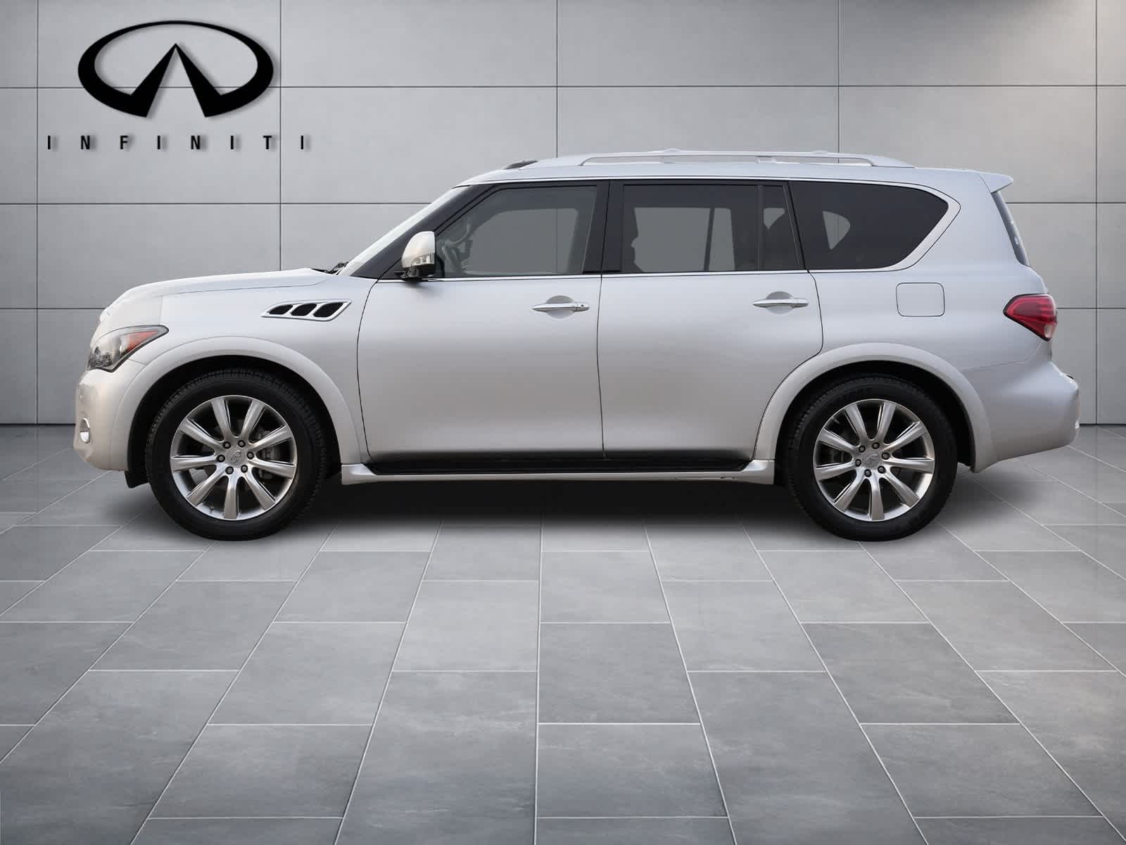 2011 INFINITI QX56 7-passenger