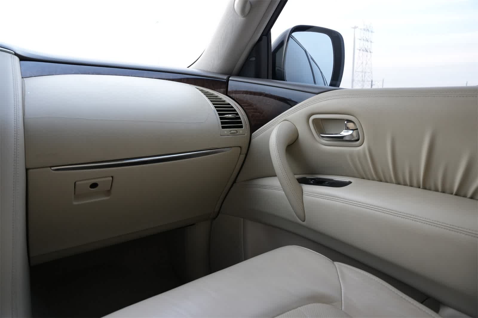 2011 INFINITI QX56 7-passenger