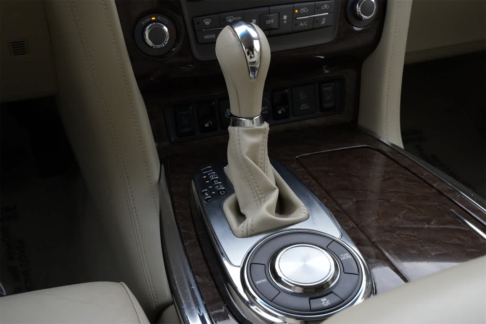 2016 INFINITI QX80 2WD 4dr