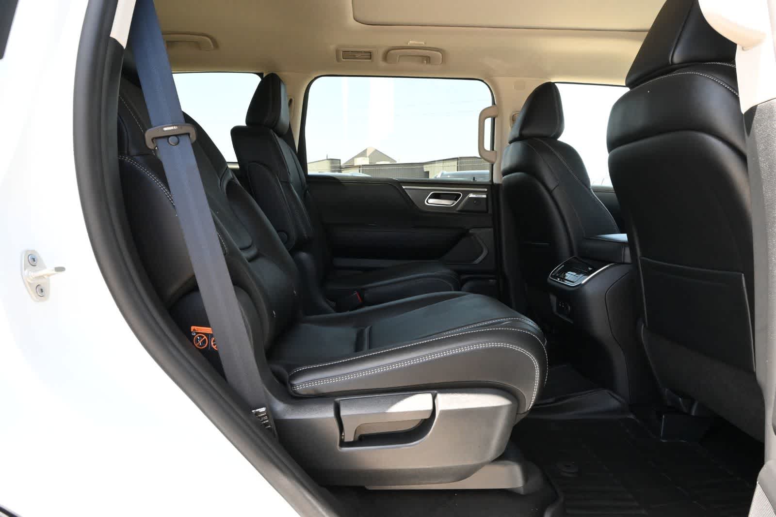 2027 INFINITI QX80 PURE